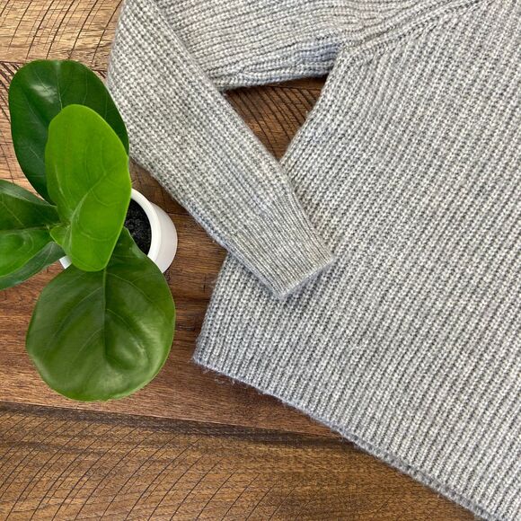 BRANDY MELVILLE grey sweater cropped - Picture 3 of 7